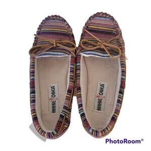 Minnetonka Striped Textile In or Outdoor Moccasin Size 6 EUC